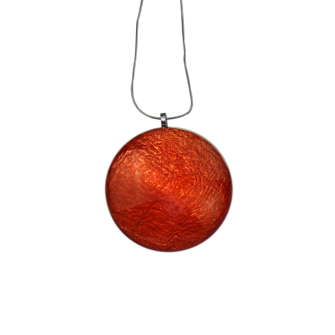 Mo Resin - Astre Monocolour Large Circle Pendant On A Chain Necklace - Orange